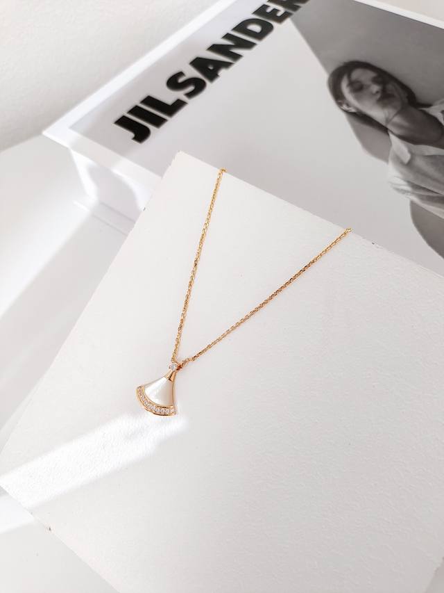 On your 18th birthday, love will always protect you. With love and encouragement