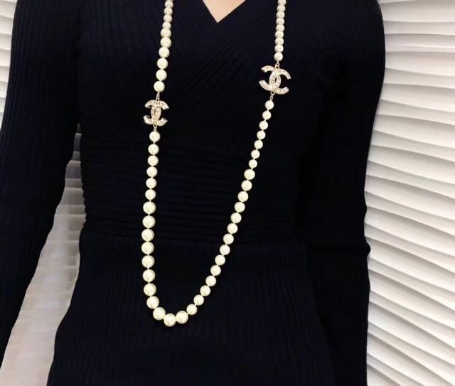 Autumn/Winter Chanel Sweater Chain. Authentic, top-quality Chanel sweater chain,