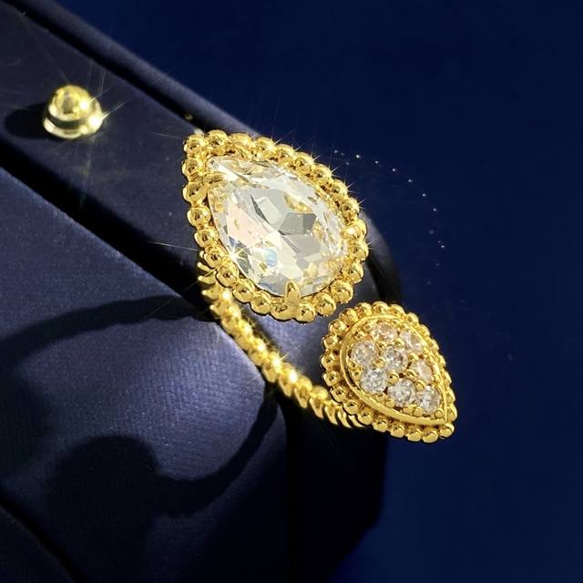 Bs80 Unmarked New Boucheron Style Dopamine Artificial Colored Multi-faceted Gems