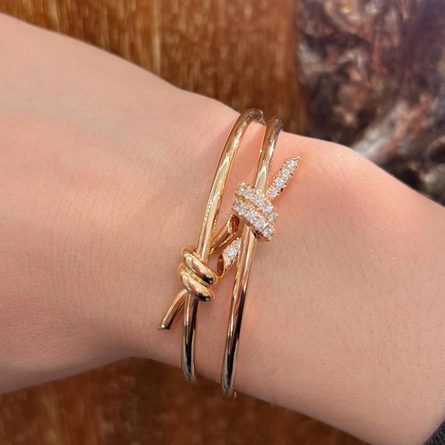 We produce twisted, diamond-free bangles, only making the exact replicas. Custom