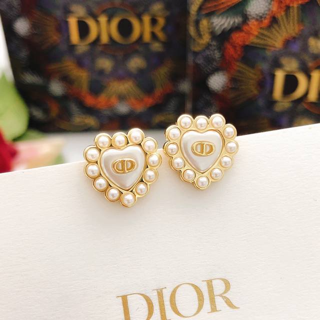 Item No. Ded0430 Dio* Latest style white heart-shaped earrings, consistent with