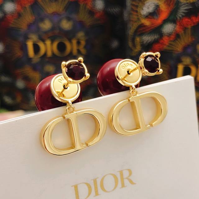 Item No. Ded0155 Dio* Latest style red pearl stud earrings, consistent with batc