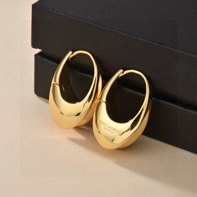 YSL Saint Laurent letter earrings, original brass material. Yves Saint Laurent,