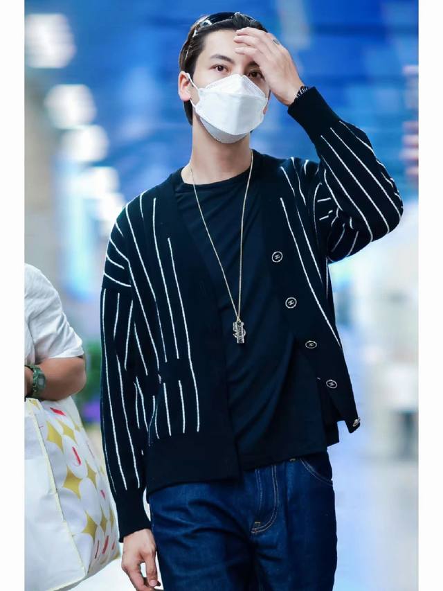 We produce the same style as William Chan, Z batch 8970, bulk inquiries welcome.