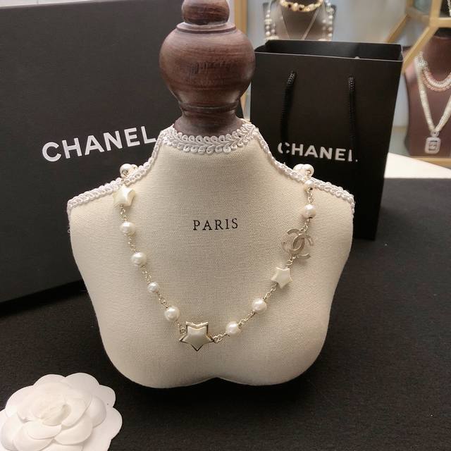 Chanel's new five-pointed star necklace, a hot-selling item, is now available! H