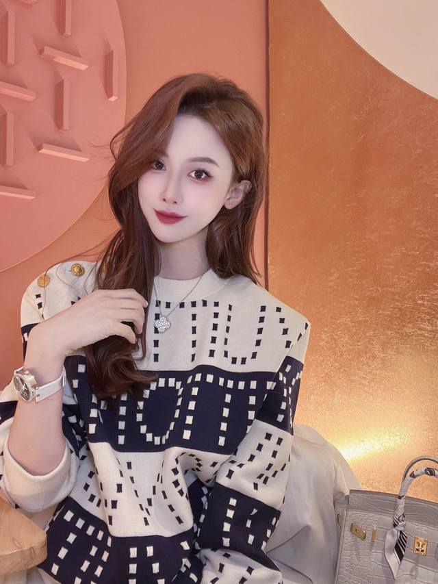 We produce large flower full diamond necklaces, Zp250,000+. Be sure to choose th