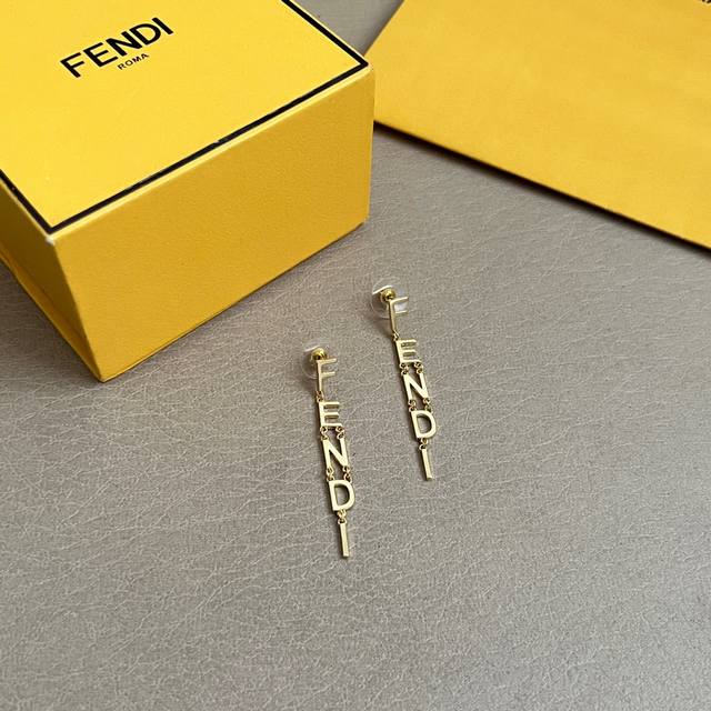 Fendi's new high-end custom-designed earrings are here! Simple and elegant, they