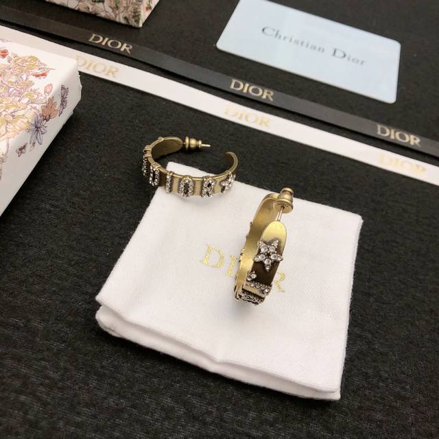 Dior earrings, same brass material as in boutiques, hot-selling style, unique re