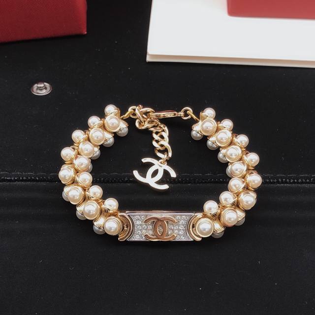 Item No. Xsl0044 Ch*Nel latest pearl bracelet, same as Zp, brass material Ddd