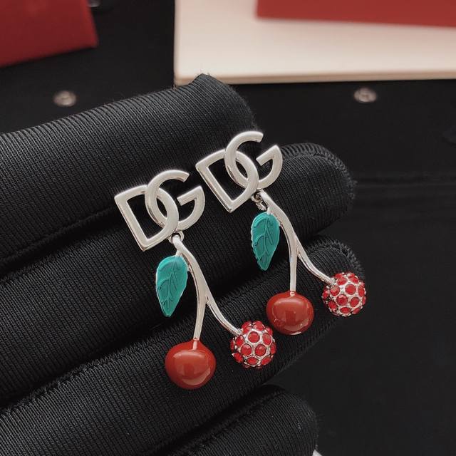 Item No. Dged0046 Dg* Latest style red cherry earrings, identical to Zp, made of
