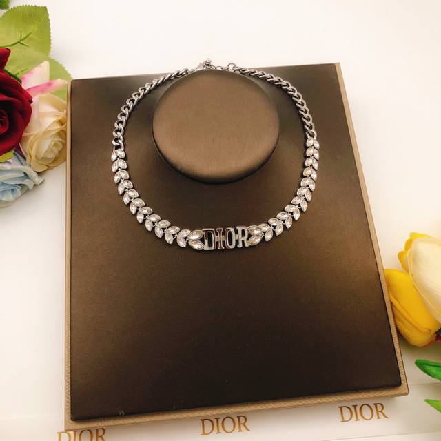 Bracelet (Item No. Dsl0193) Necklace (Item No. Dxl0250) Dio* Latest style silver