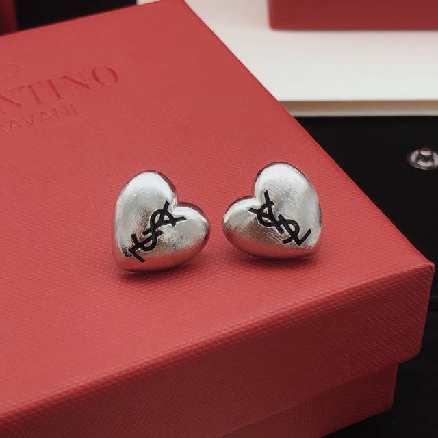 Item No. Yed0078 Yvessaintlauren* Latest Heart Earrings, Same Style as Zp, Brass