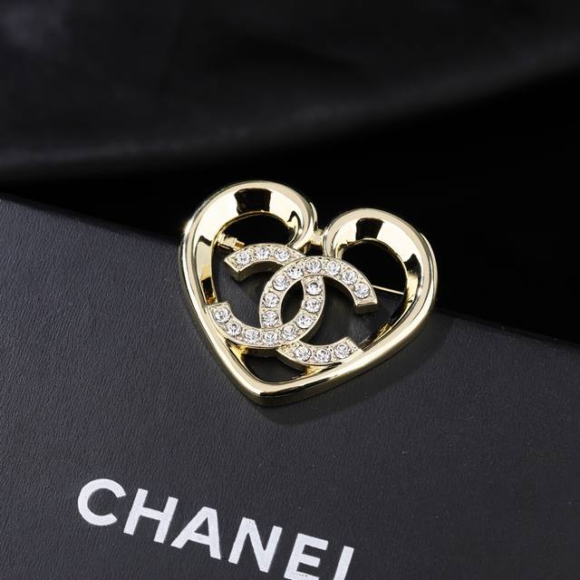 Chanel's new heart-shaped double C brooch is exquisitely crafted in every detail