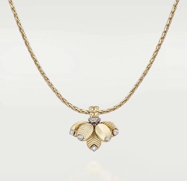 Cartier Grain De Cafe necklace transforms the ordinary into the precious. Rich,