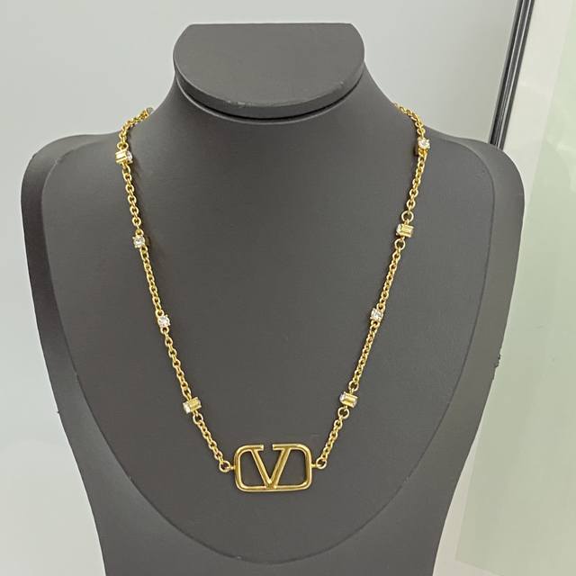 Code N833 Valentino Necklace Hot Selling Item New Arrival Vaentino Rhinestone Lo