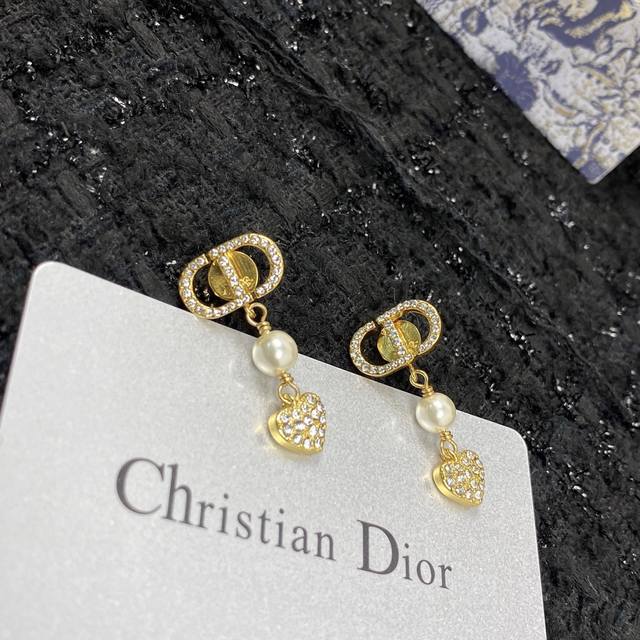 Code E1411 earrings, hot-selling style, newly arrived! Ddd, same as the official