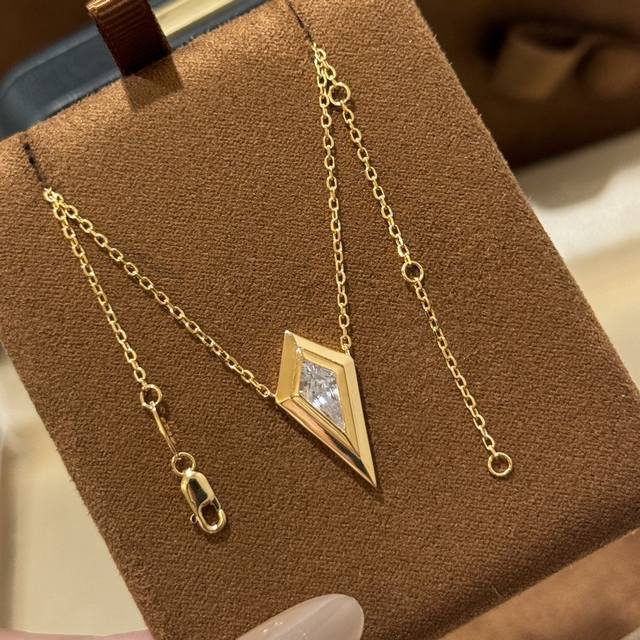 A4223 Independent designer's new rhombus diamond necklace. A geometric element l