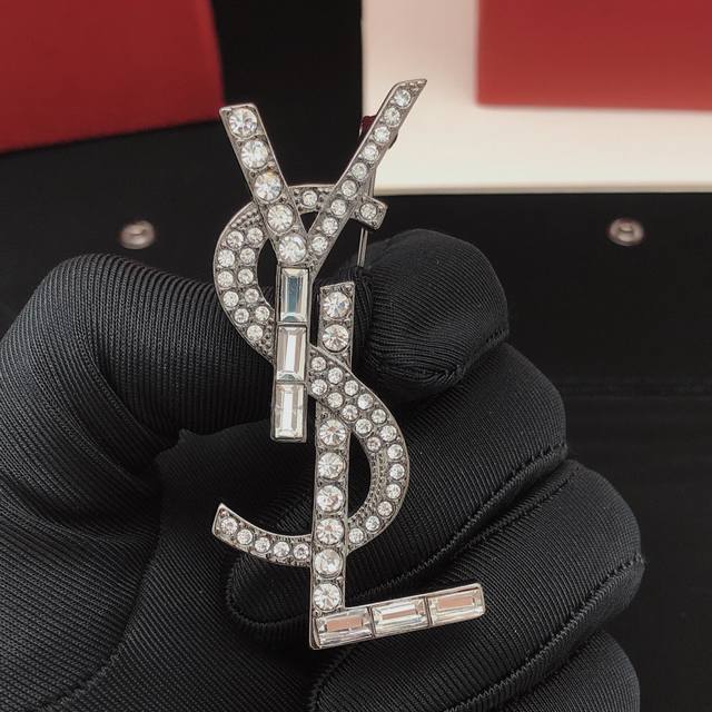 Item No. Yxz0003 New YSL Saint Laurent Brooch, Black Square Diamond Ddd