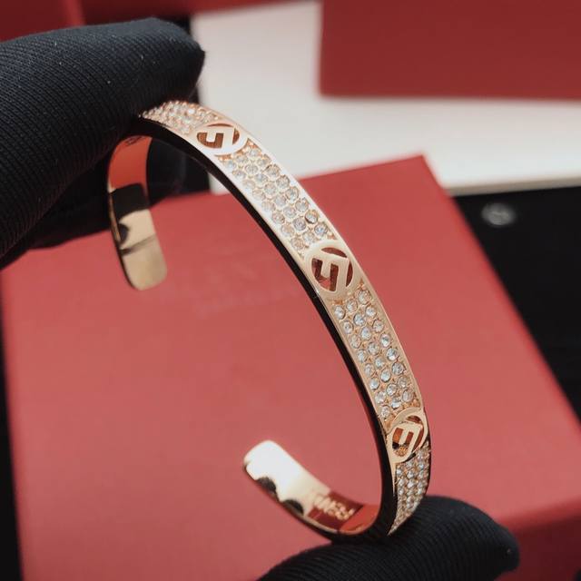 Item No. Fdsz0012 Fend* Latest Rose Gold Starry Sky Bangle, identical to the ori