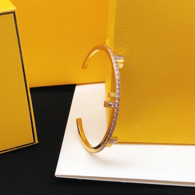 Item No. Fdsz0009 Fendi Bracelet with Diamond and Colored Diamonds Ddd