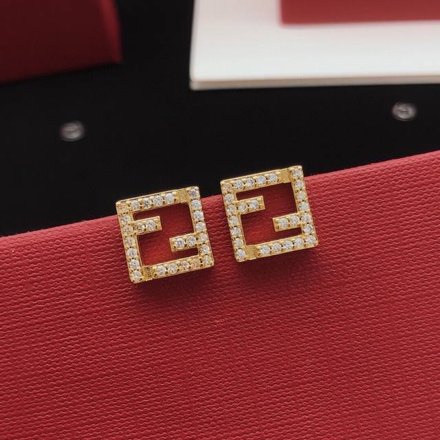 Item No. Fded0087 Fend* Latest square stud earrings, same as Zp, brass material
