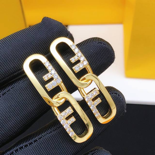 Item No. Fded0073 Fend* Latest Tassel Smooth Earrings, identical to Zp, made of