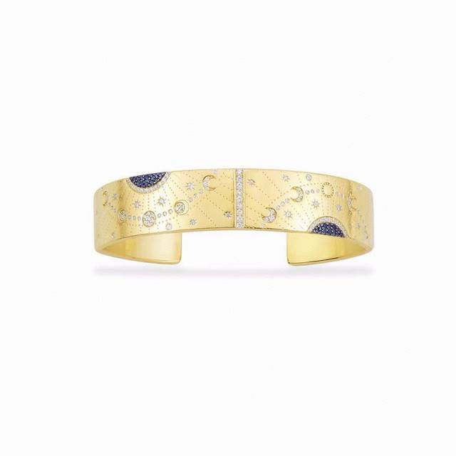 Apm Monaco Sun and Moon Wide Bangle! Avant-garde design recreates the summer vib