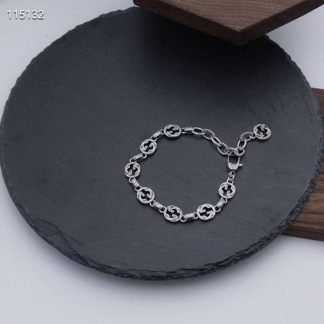 Top-tier original Gucci classic vintage distressed double G bracelet, unisex sty