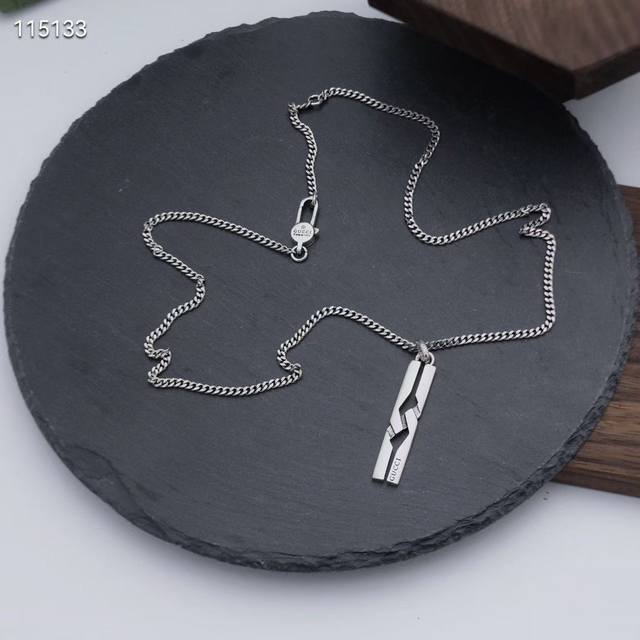 Top-tier original Gucci classic pendant necklace, unisex style - Top-quality rep