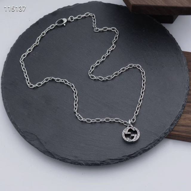 Top-tier original Gucci vintage distressed classic double G pendant necklace, un