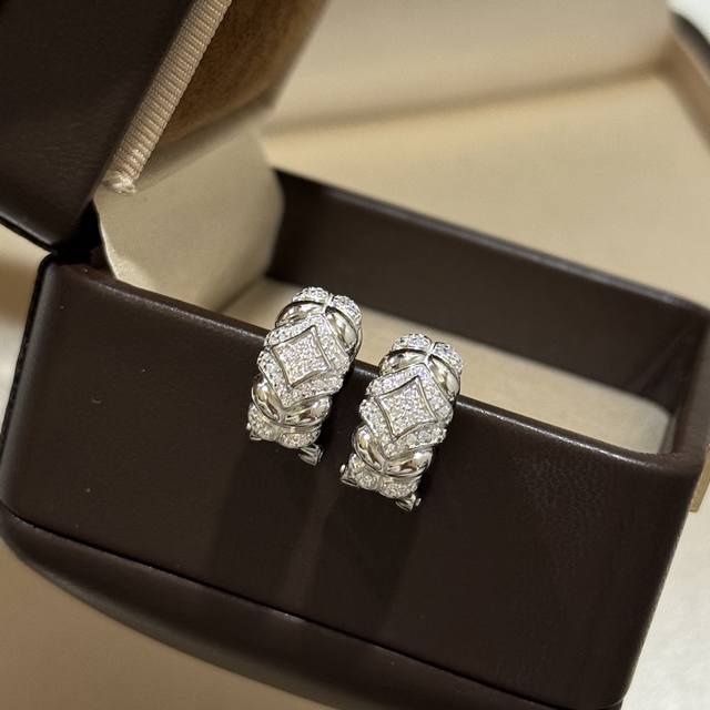 A5914 Independent designer new diamond-encrusted earrings, S925 sterling silver