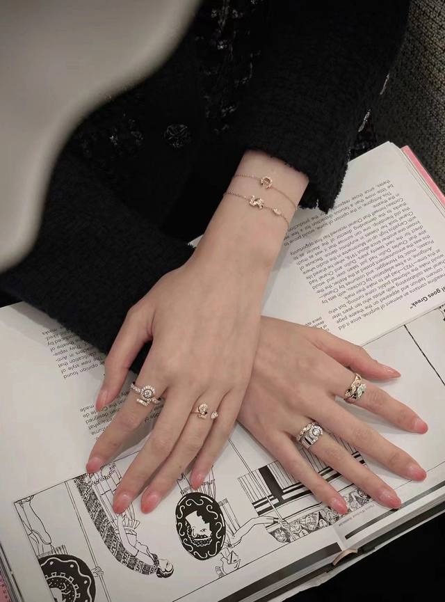 208891 We offer custom-made 5-size rings in genuine gold and diamonds. We only p