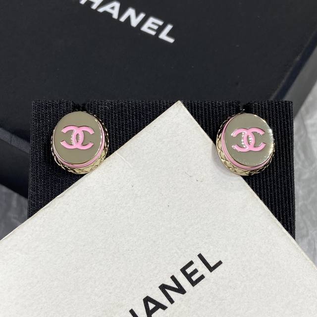 Xe0443 Ch Nel Diamond Pattern Round Enamel Double C Stud Earrings Extremely popu