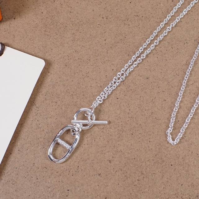 Hermes Pig Nose Necklace Z 3750, a replica of the original, made of sterling sil
