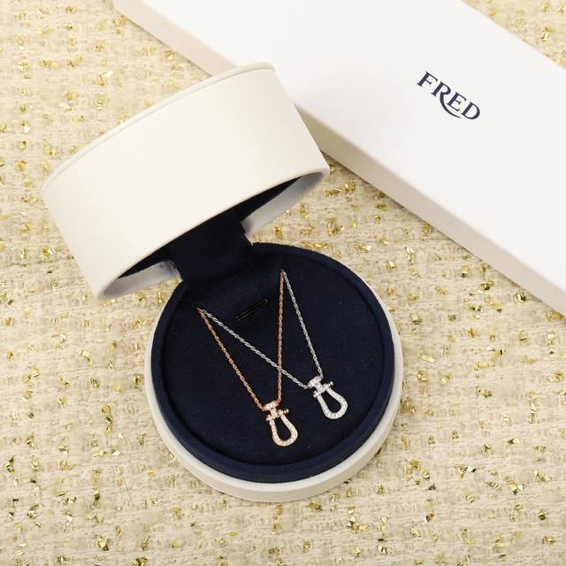 206664 We produce the same horseshoe necklace worn by Guan Xiaotong, custom-made