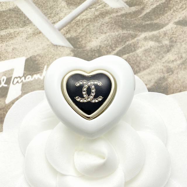 Today's New Arrival Code A803 0247825 Chanel Brooch Hot Selling New Arrival Chan