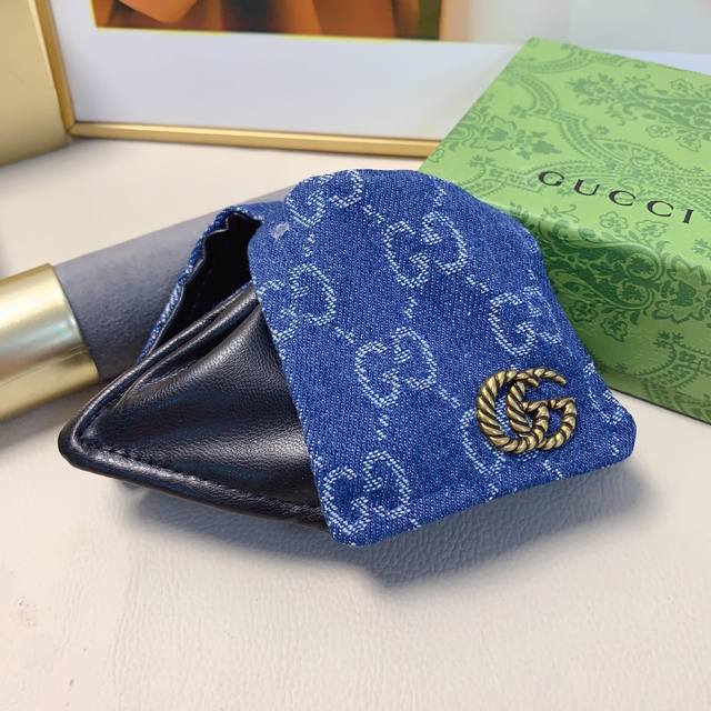 Gucci Clip Clip (Ddd) Triangle Lambskin with Monogram Canvas Design, Elegant and