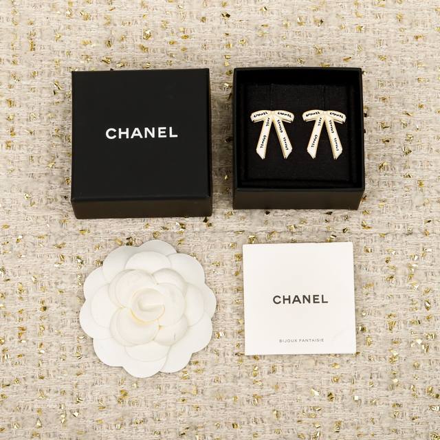 250552 Our pre-order item will ship around the 17th. A must-have vintage piece!