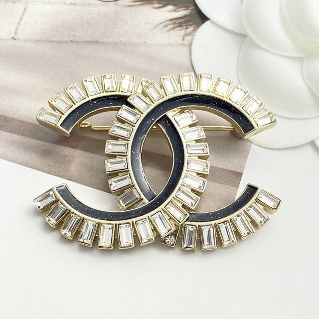 Today's New Arrival Code A806 0267825 Chanel Brooch Hot Selling New Arrival Chan