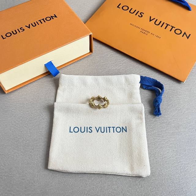 New original quality Louis Vuitton vintage ring, same material as boutique items