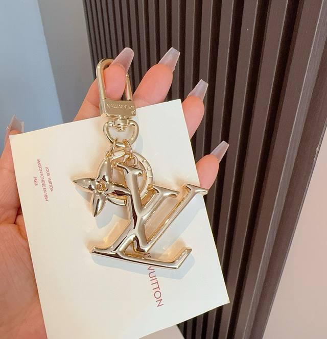 LV keychain with enamel craftsmanship, LV lettering charm, Pop Flower bag and ke