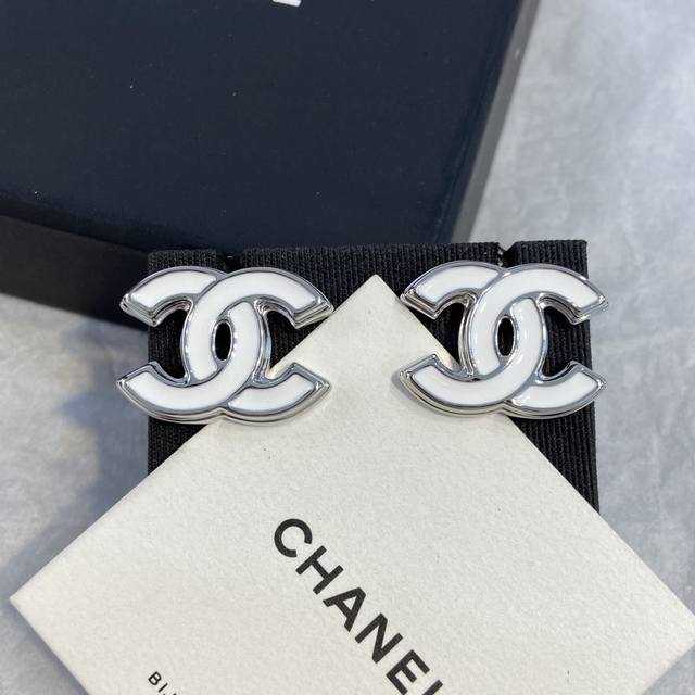 Xe0401 White Droplet Double C Stud Earrings, 25S Summer Newest Style! First come