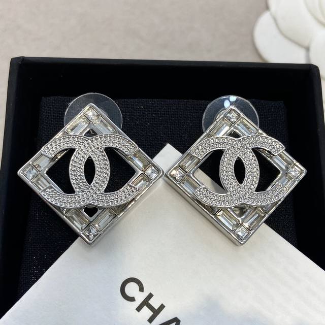 Xe486 Price Adjustment Ch Nel Xiang'er 22p New Diamond-Shaped Stud Earrings Zp C