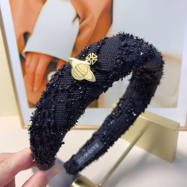 Vivienne Westwood Headband (Ddd) - A versatile and stylish everyday accessory. A