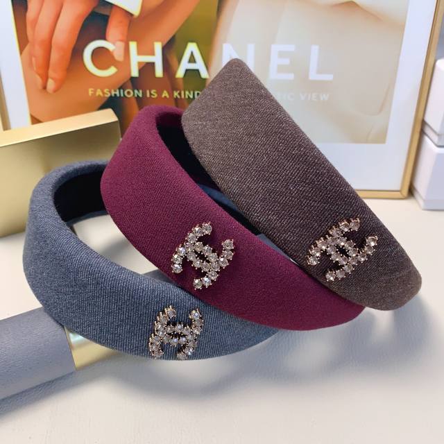 Chanel headband, full diamond design, luxurious style, versatile and elegant, a