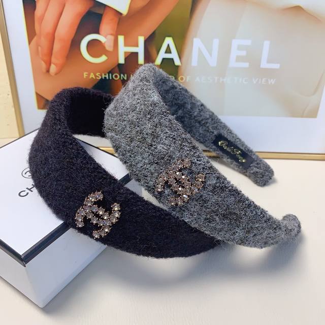 Chanel headband, cashmere, luxurious style, versatile and elegant, a must-have f