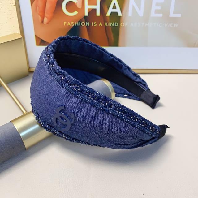 Chanel headband (Ddd) - Wide denim logo headband, a must-have for any elegant an
