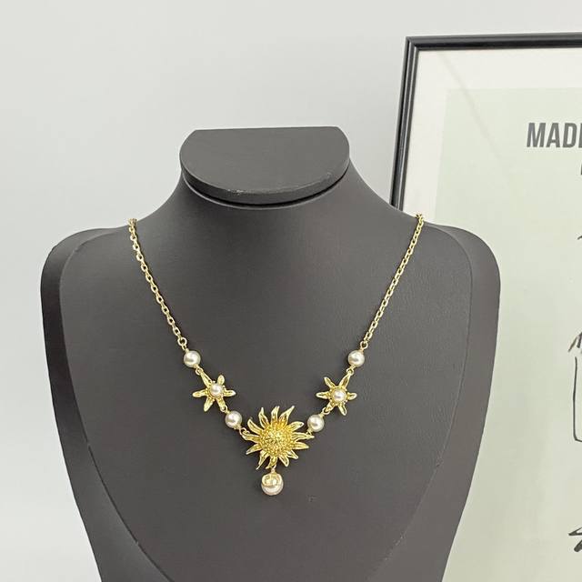 Code N975 0267825 Dior Necklace Hot Selling Item New Arrival! Dior 3D Embossed G