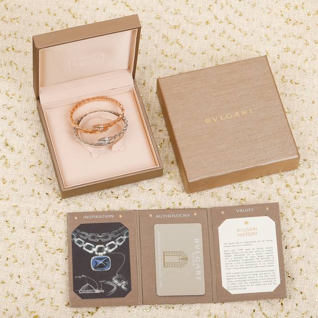 204310 Our snake bracelet with diamonds is Zp90 300+. Be sure to choose the only