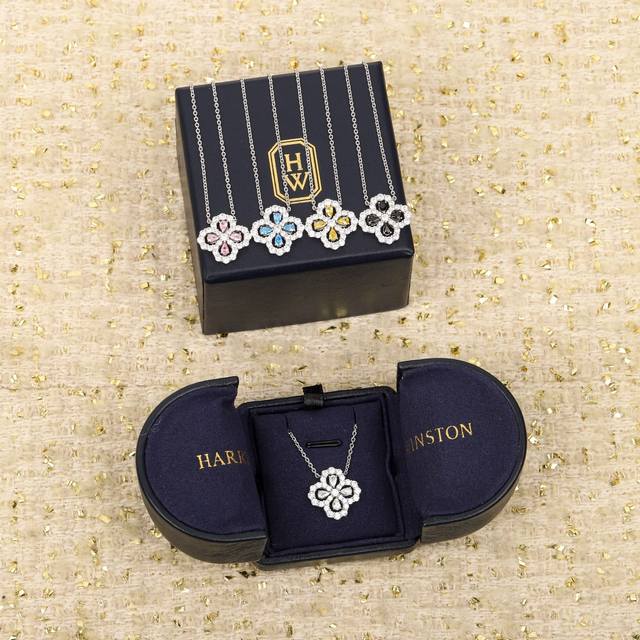 3459 We produce the Loop necklace, available for custom order in 18K gold and di